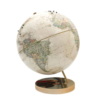 Pin globe with photo